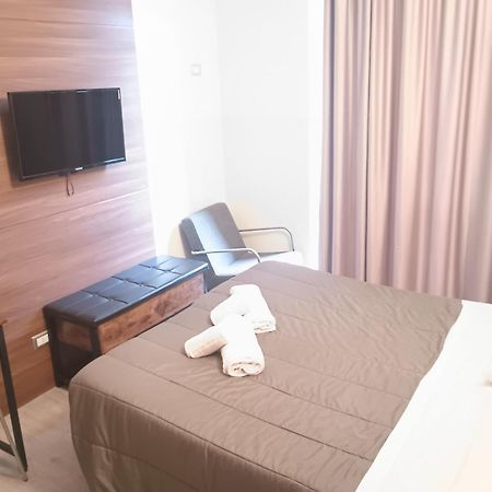 Hotel Mm Dateo Милано Екстериор снимка