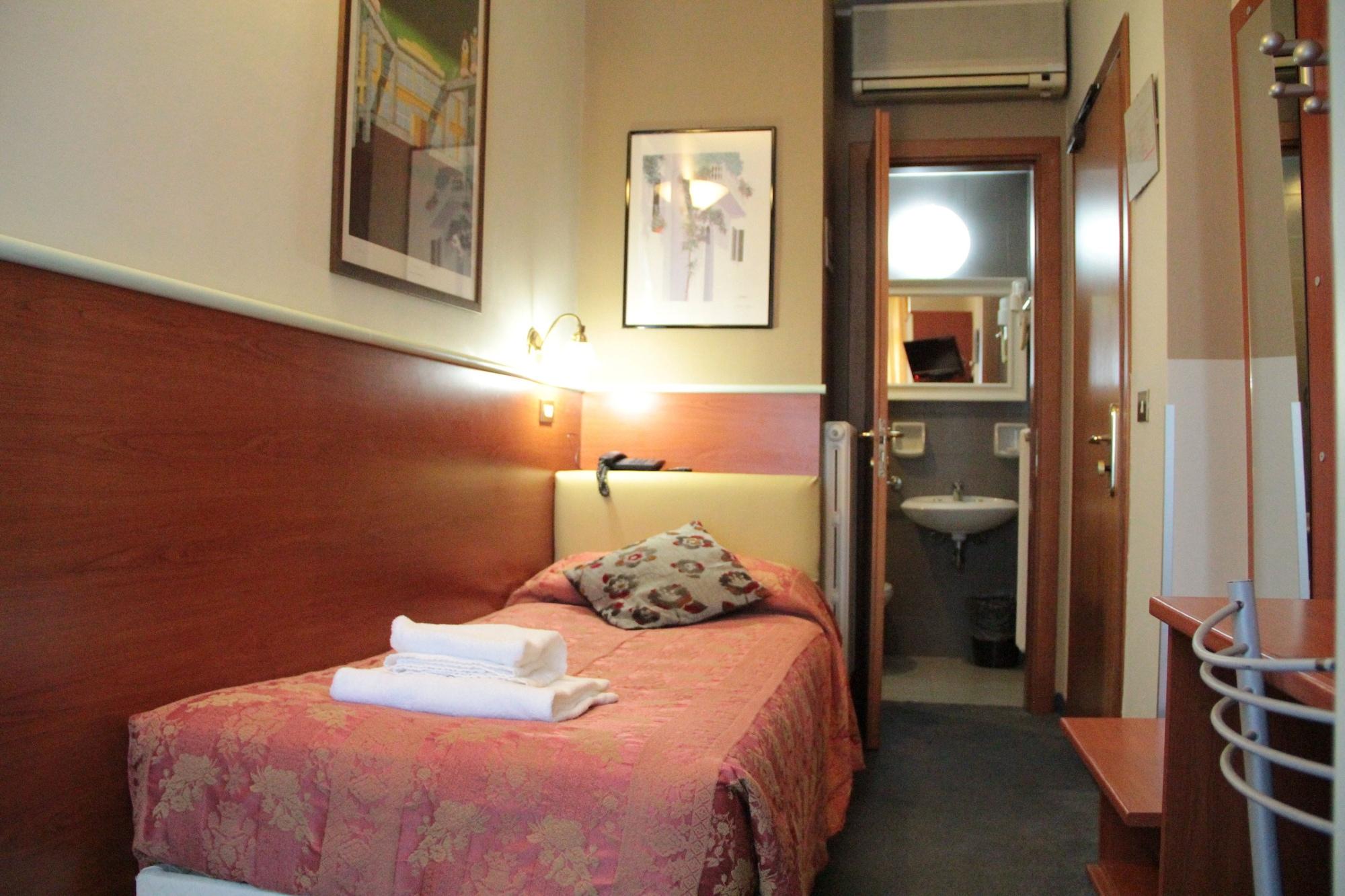 Hotel Mm Dateo Милано Екстериор снимка