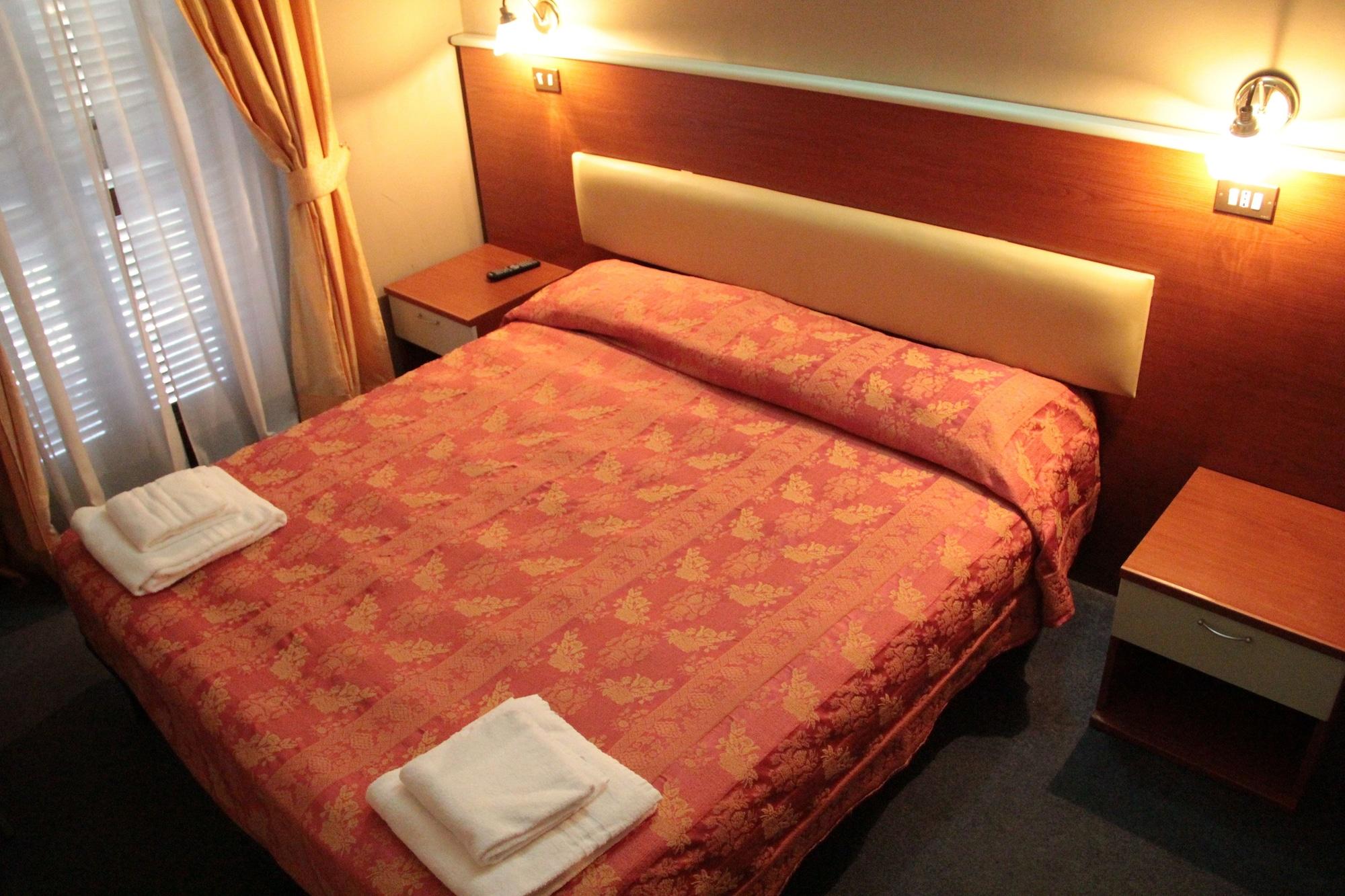 Hotel Mm Dateo Милано Екстериор снимка