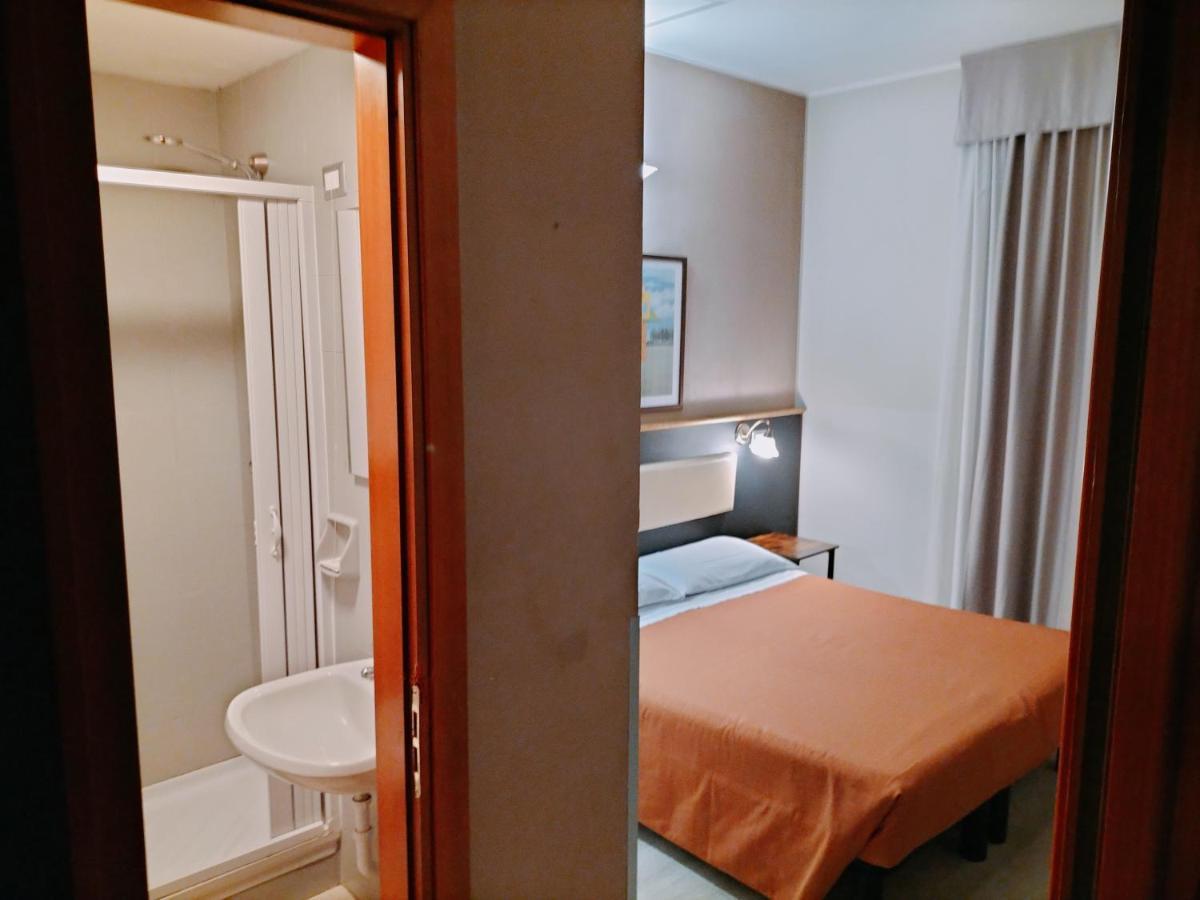 Hotel Mm Dateo Милано Екстериор снимка