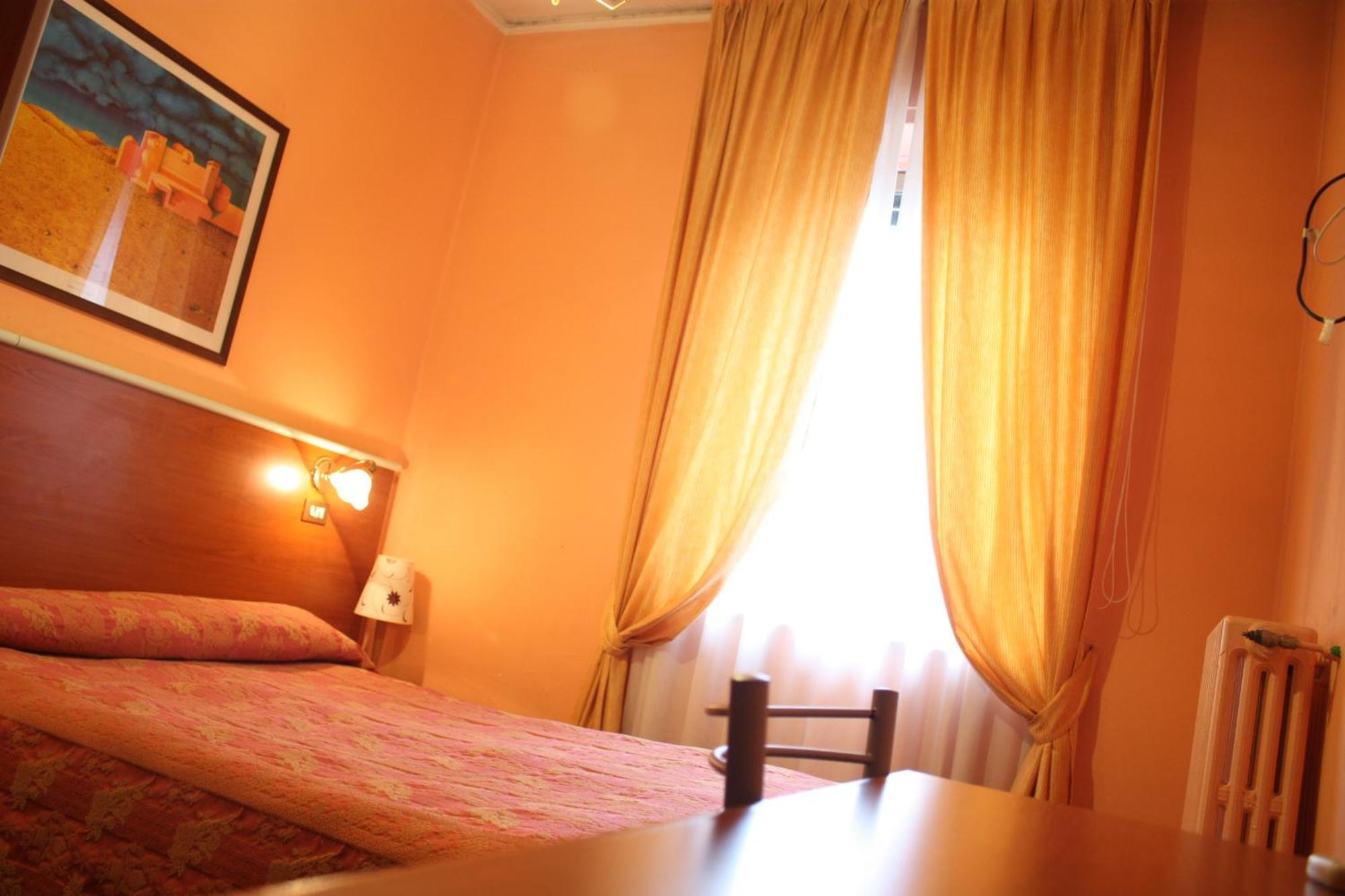 Hotel Mm Dateo Милано Екстериор снимка