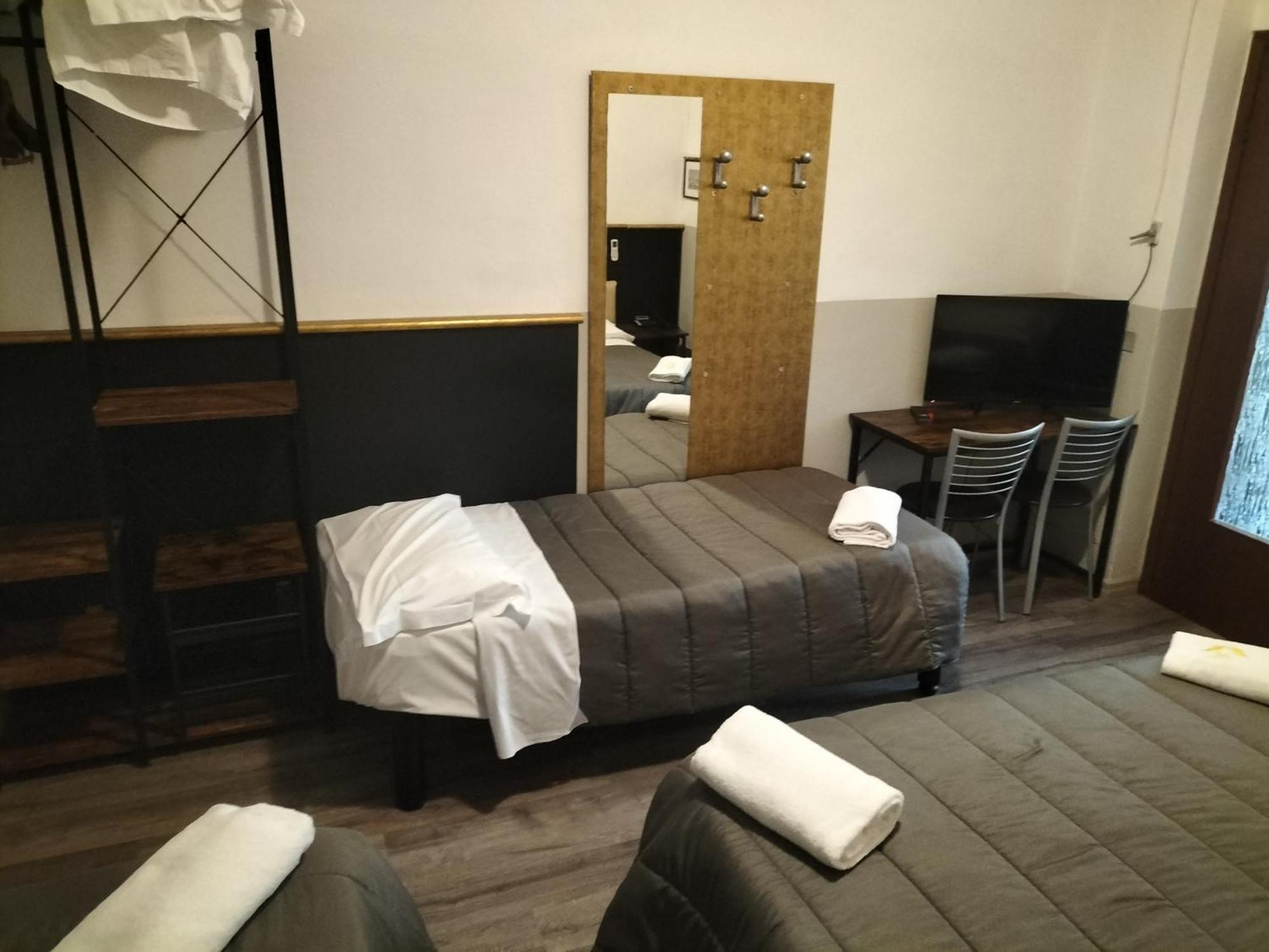 Hotel Mm Dateo Милано Екстериор снимка